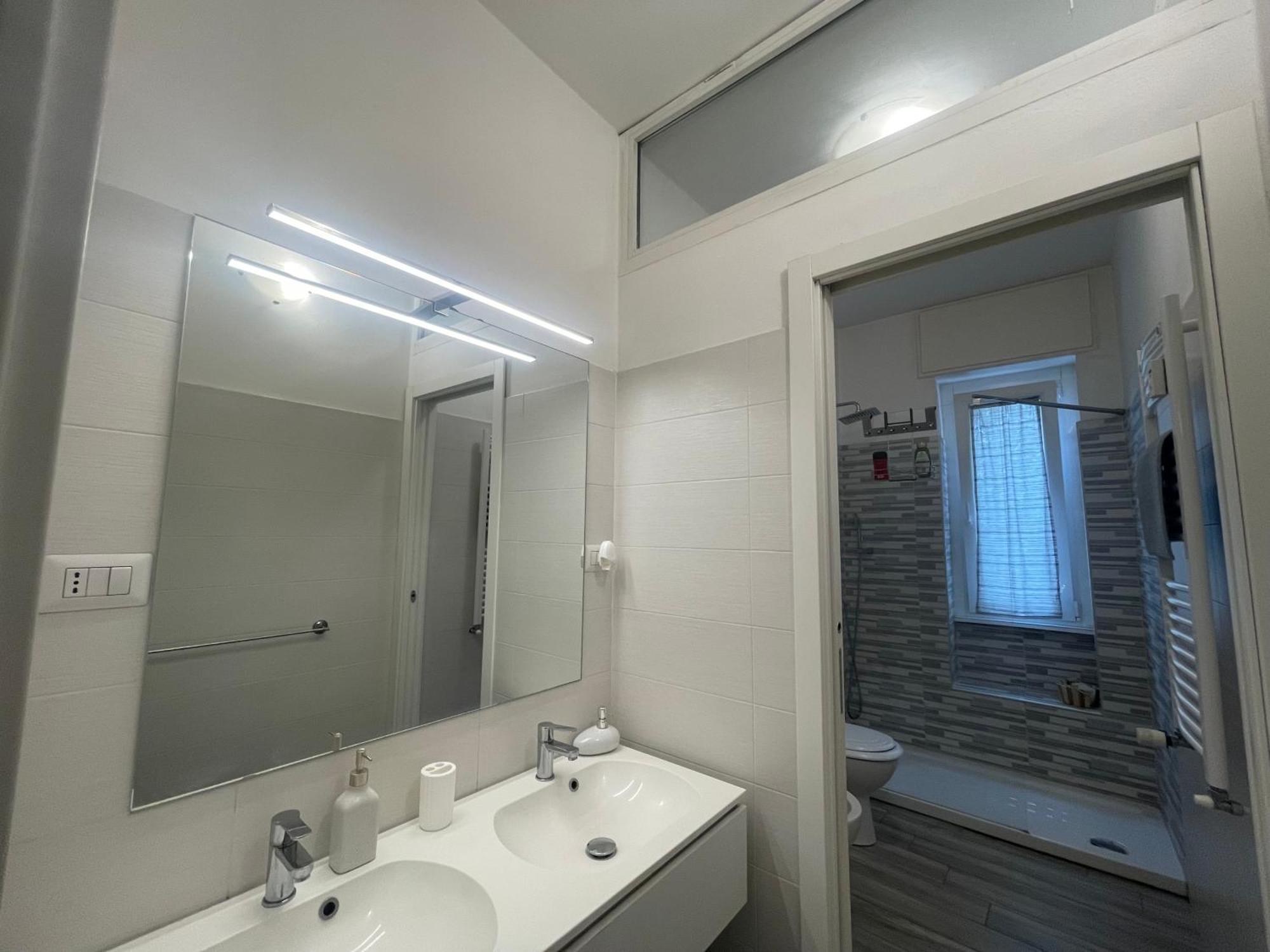 Gardone Apartment - Ampio Appartamento Con 2 Camere Da Letto - Comodo Per Duomo! มิลาน ภายนอก รูปภาพ