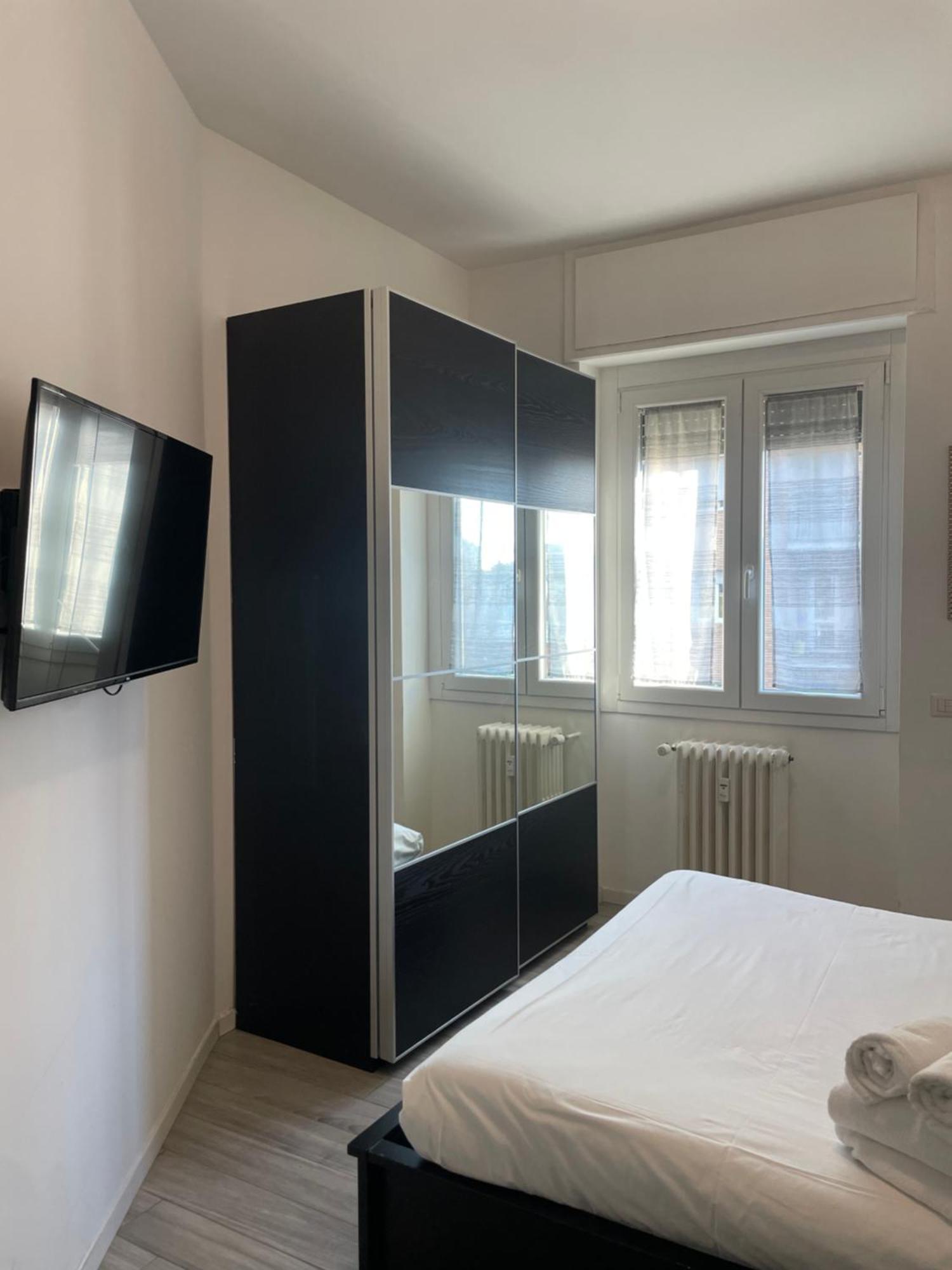 Gardone Apartment - Ampio Appartamento Con 2 Camere Da Letto - Comodo Per Duomo! มิลาน ภายนอก รูปภาพ