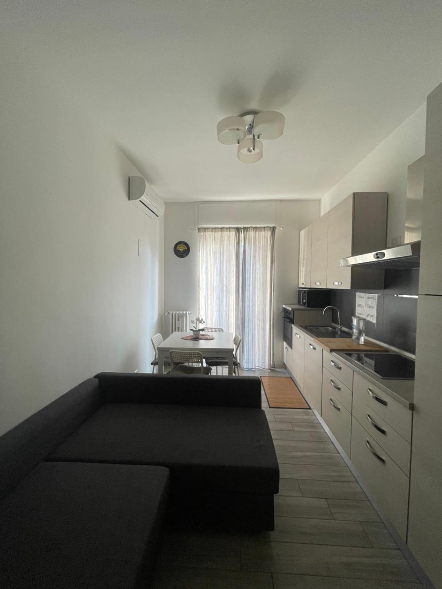 Gardone Apartment - Ampio Appartamento Con 2 Camere Da Letto - Comodo Per Duomo! มิลาน ภายนอก รูปภาพ