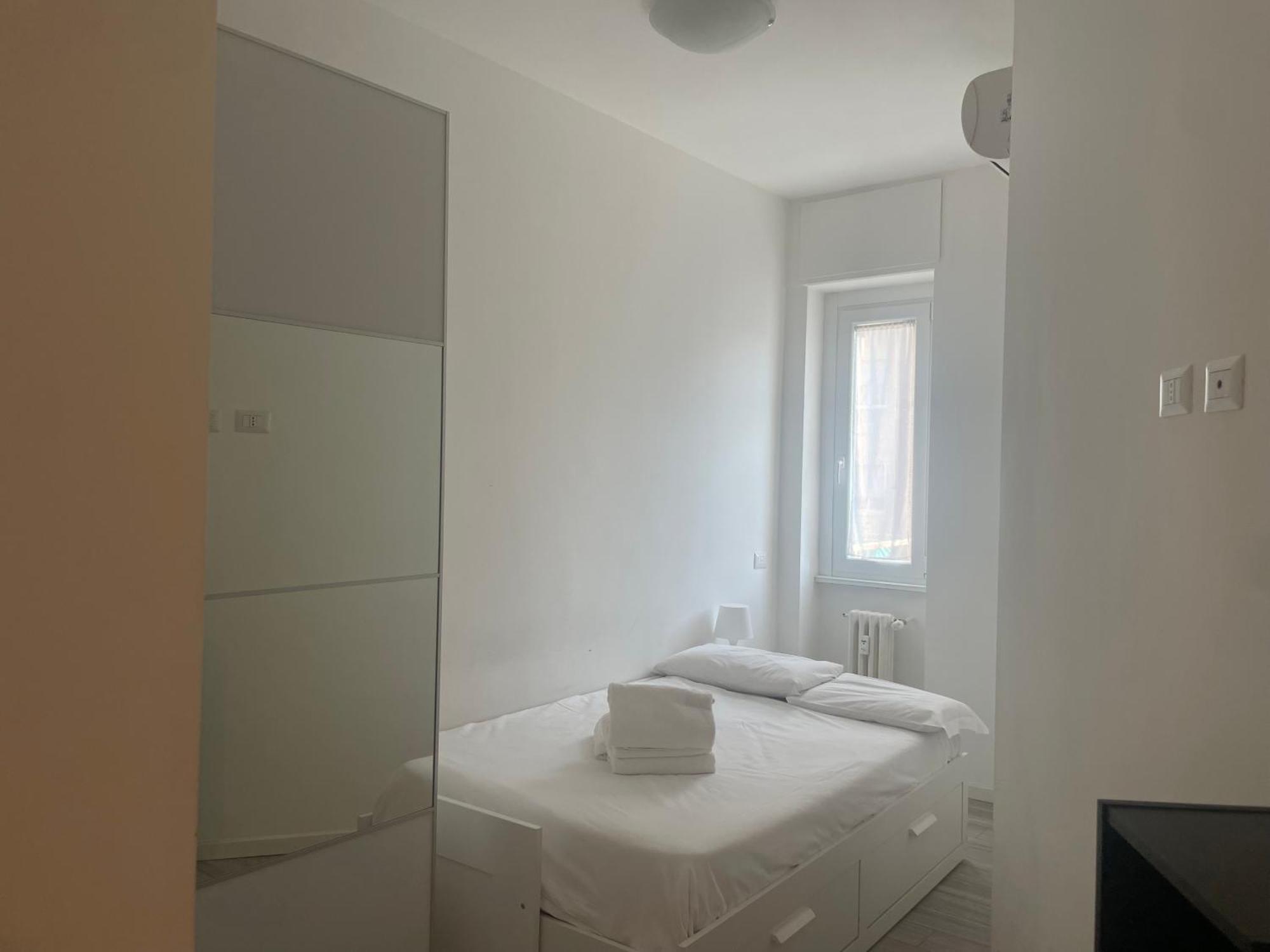 Gardone Apartment - Ampio Appartamento Con 2 Camere Da Letto - Comodo Per Duomo! มิลาน ภายนอก รูปภาพ