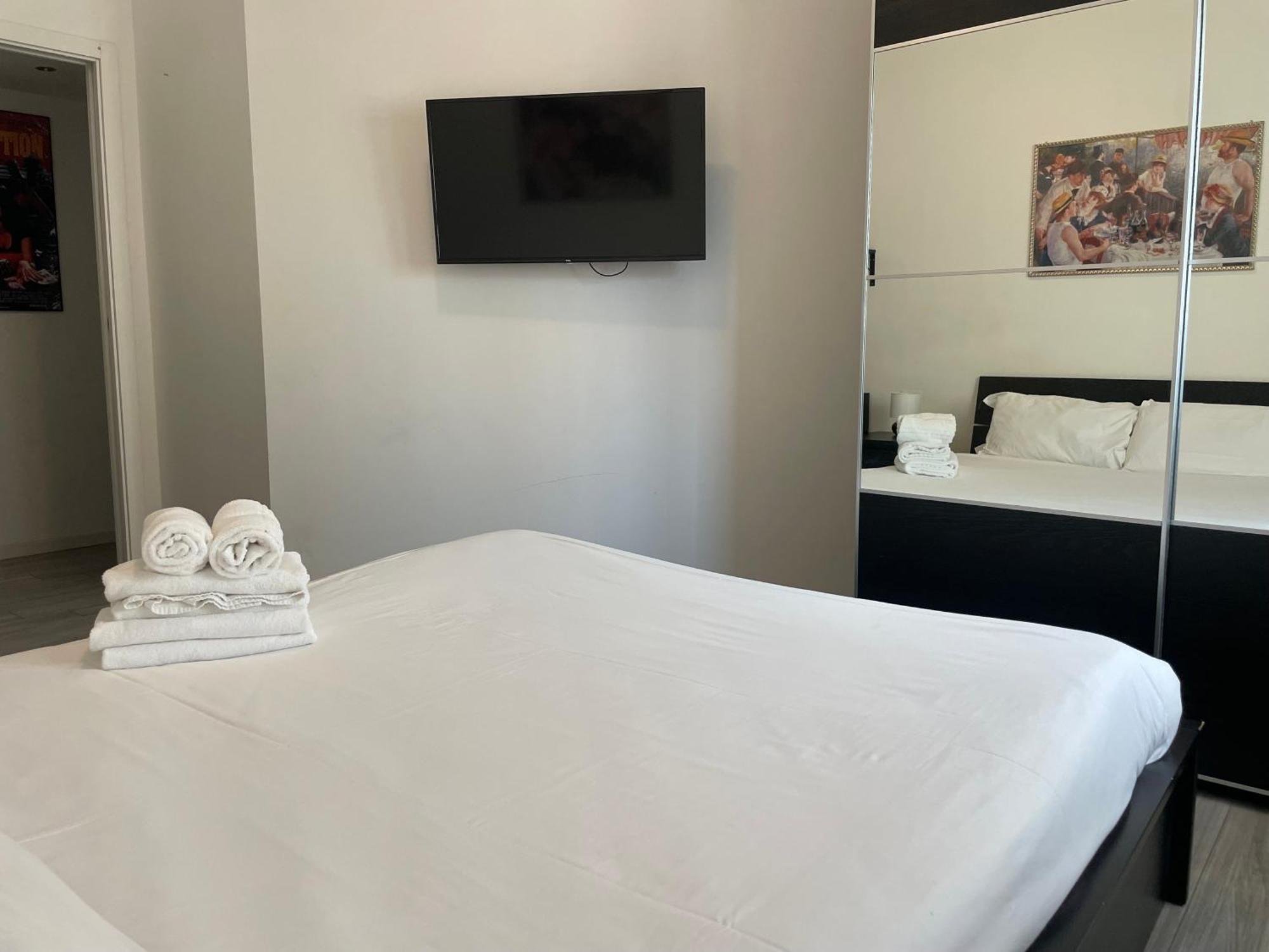 Gardone Apartment - Ampio Appartamento Con 2 Camere Da Letto - Comodo Per Duomo! มิลาน ภายนอก รูปภาพ